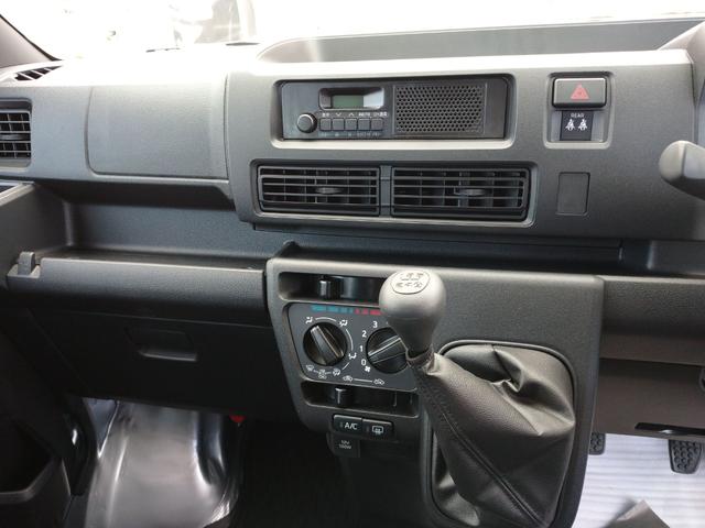 ハイゼットカーゴ スペシャル　ＭＴ　衝突被害軽減システム　クリアランスソナー　両側スライドドア　アイドリングストップ　ＥＳＣ　エアコン　パワーステアリング　パワーウィンドウ　パワーウィンド　横滑り防止機能　マニュアルエアコン　ＰＳ（13枚目）