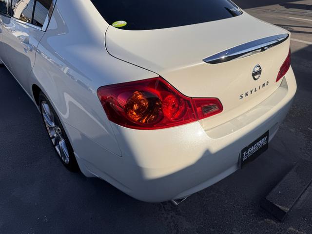 スカイライン 250GT タイプV HDDナビ(カーウイングスナビ)/HIDヘッドランプ/革巻ステアリング/OP18インチクローム塗装ホイール/前席パワーシート/インテリジェントキー/ETC(16枚目)
