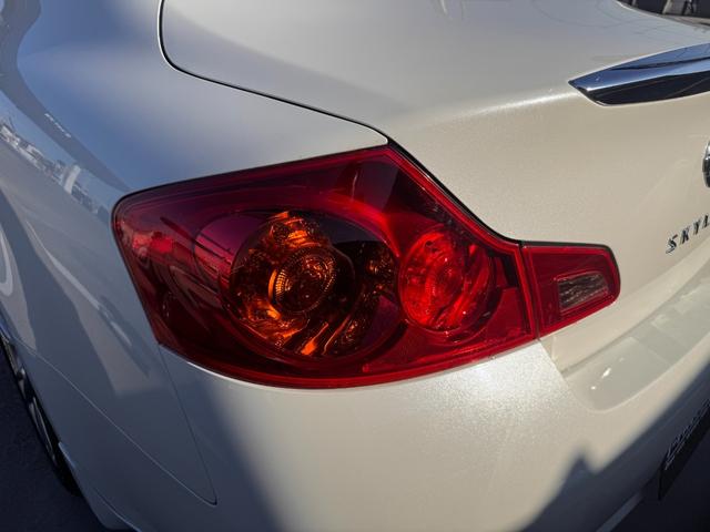 スカイライン 250GT タイプV HDDナビ(カーウイングスナビ)/HIDヘッドランプ/革巻ステアリング/OP18インチクローム塗装ホイール/前席パワーシート/インテリジェントキー/ETC(17枚目)