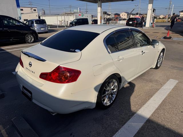 スカイライン 250GT タイプV HDDナビ(カーウイングスナビ)/HIDヘッドランプ/革巻ステアリング/OP18インチクローム塗装ホイール/前席パワーシート/インテリジェントキー/ETC(21枚目)