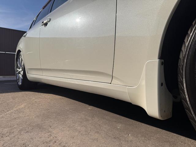 スカイライン 250GT タイプV HDDナビ(カーウイングスナビ)/HIDヘッドランプ/革巻ステアリング/OP18インチクローム塗装ホイール/前席パワーシート/インテリジェントキー/ETC(24枚目)