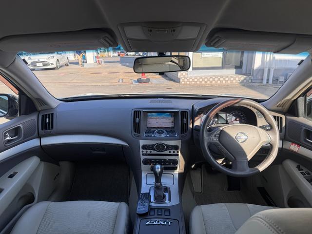 スカイライン 250GT タイプV HDDナビ(カーウイングスナビ)/HIDヘッドランプ/革巻ステアリング/OP18インチクローム塗装ホイール/前席パワーシート/インテリジェントキー/ETC(36枚目)