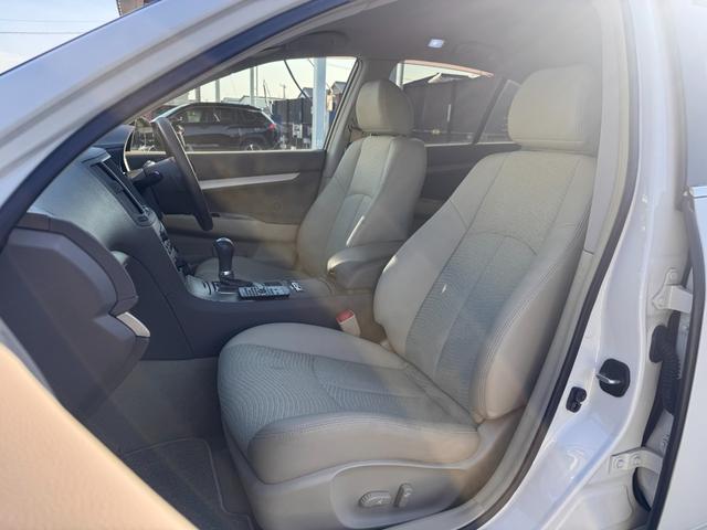 スカイライン 250GT タイプV HDDナビ(カーウイングスナビ)/HIDヘッドランプ/革巻ステアリング/OP18インチクローム塗装ホイール/前席パワーシート/インテリジェントキー/ETC(49枚目)