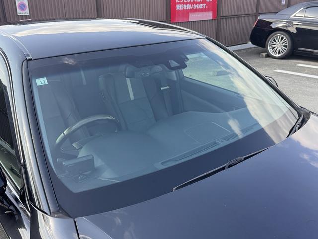 クラウンハイブリッド アスリートＳ　Ｊ－フロンティア　ＴコネクトＳＤナビ・フルセグＴＶ・Ｂｌｕ－ｒａｙ・１０スピーカー／セイフティーセンスＰ／ＬＥＤヘッドランプ／１８インチＡＷ／オートワイパー／オプティロンメーター／オートエアコン／ブラック革コンビシート（12枚目）