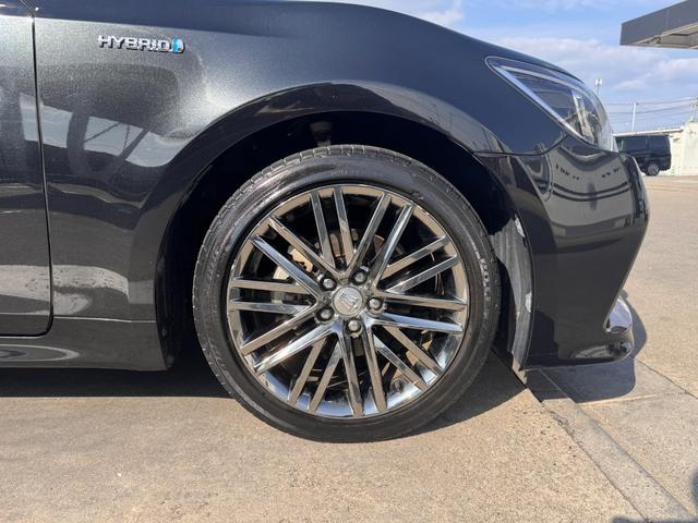 クラウンハイブリッド アスリートＳ　Ｊ－フロンティア　ＴコネクトＳＤナビ・フルセグＴＶ・Ｂｌｕ－ｒａｙ・１０スピーカー／セイフティーセンスＰ／ＬＥＤヘッドランプ／１８インチＡＷ／オートワイパー／オプティロンメーター／オートエアコン／ブラック革コンビシート（14枚目）