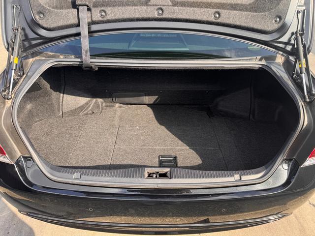 クラウンハイブリッド アスリートＳ　Ｊ－フロンティア　ＴコネクトＳＤナビ・フルセグＴＶ・Ｂｌｕ－ｒａｙ・１０スピーカー／セイフティーセンスＰ／ＬＥＤヘッドランプ／１８インチＡＷ／オートワイパー／オプティロンメーター／オートエアコン／ブラック革コンビシート（25枚目）