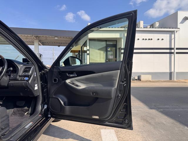 クラウンハイブリッド アスリートＳ　Ｊ－フロンティア　ＴコネクトＳＤナビ・フルセグＴＶ・Ｂｌｕ－ｒａｙ・１０スピーカー／セイフティーセンスＰ／ＬＥＤヘッドランプ／１８インチＡＷ／オートワイパー／オプティロンメーター／オートエアコン／ブラック革コンビシート（41枚目）