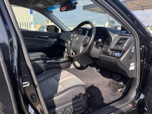 クラウンハイブリッド アスリートＳ　Ｊ－フロンティア　ＴコネクトＳＤナビ・フルセグＴＶ・Ｂｌｕ－ｒａｙ・１０スピーカー／セイフティーセンスＰ／ＬＥＤヘッドランプ／１８インチＡＷ／オートワイパー／オプティロンメーター／オートエアコン／ブラック革コンビシート（44枚目）