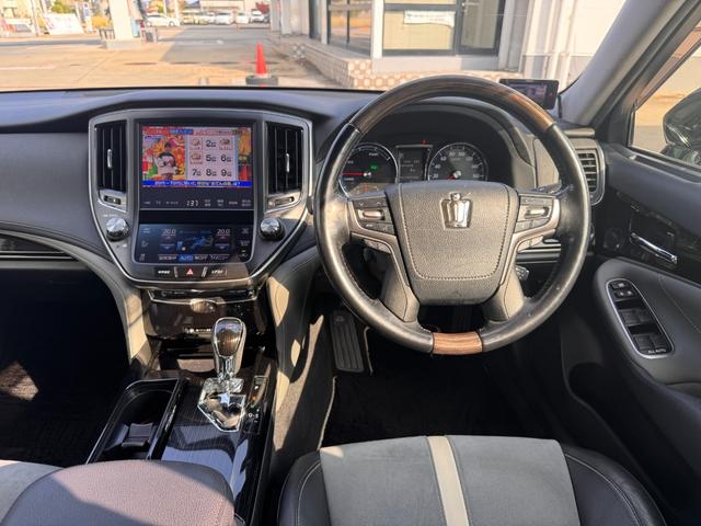 クラウンハイブリッド アスリートＳ　Ｊ－フロンティア　ＴコネクトＳＤナビ・フルセグＴＶ・Ｂｌｕ－ｒａｙ・１０スピーカー／セイフティーセンスＰ／ＬＥＤヘッドランプ／１８インチＡＷ／オートワイパー／オプティロンメーター／オートエアコン／ブラック革コンビシート（47枚目）