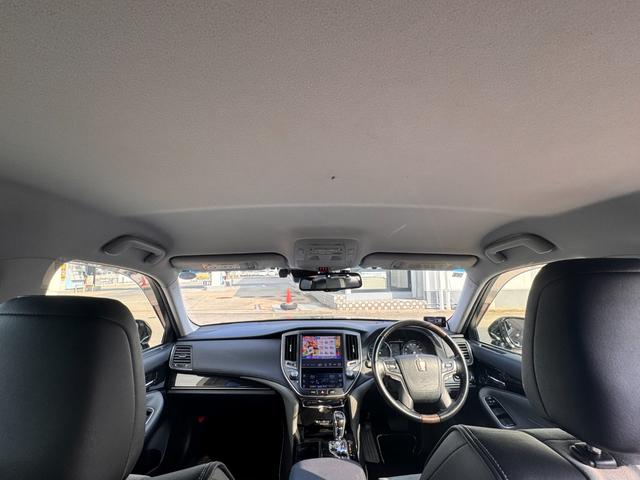 クラウンハイブリッド アスリートＳ　Ｊ－フロンティア　ＴコネクトＳＤナビ・フルセグＴＶ・Ｂｌｕ－ｒａｙ・１０スピーカー／セイフティーセンスＰ／ＬＥＤヘッドランプ／１８インチＡＷ／オートワイパー／オプティロンメーター／オートエアコン／ブラック革コンビシート（55枚目）