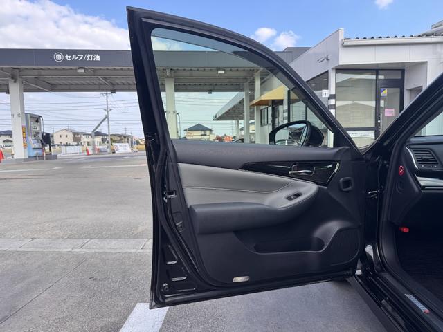 クラウンハイブリッド アスリートＳ　Ｊ－フロンティア　ＴコネクトＳＤナビ・フルセグＴＶ・Ｂｌｕ－ｒａｙ・１０スピーカー／セイフティーセンスＰ／ＬＥＤヘッドランプ／１８インチＡＷ／オートワイパー／オプティロンメーター／オートエアコン／ブラック革コンビシート（61枚目）