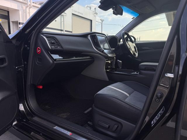 クラウンハイブリッド アスリートＳ　Ｊ－フロンティア　ＴコネクトＳＤナビ・フルセグＴＶ・Ｂｌｕ－ｒａｙ・１０スピーカー／セイフティーセンスＰ／ＬＥＤヘッドランプ／１８インチＡＷ／オートワイパー／オプティロンメーター／オートエアコン／ブラック革コンビシート（63枚目）