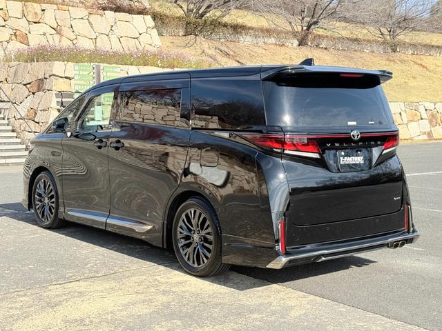 ヴェルファイアハイブリッド Z プレミア モデリスタフルエアロ/ALGOS D1セキュリティ取付済み/内装ブラック/13.2インチ有機EL後席モニター/ユニバーサルステップ/デジタルインナーミラー/ガラスポリマー施工済み/3Dフロアマット(3枚目)