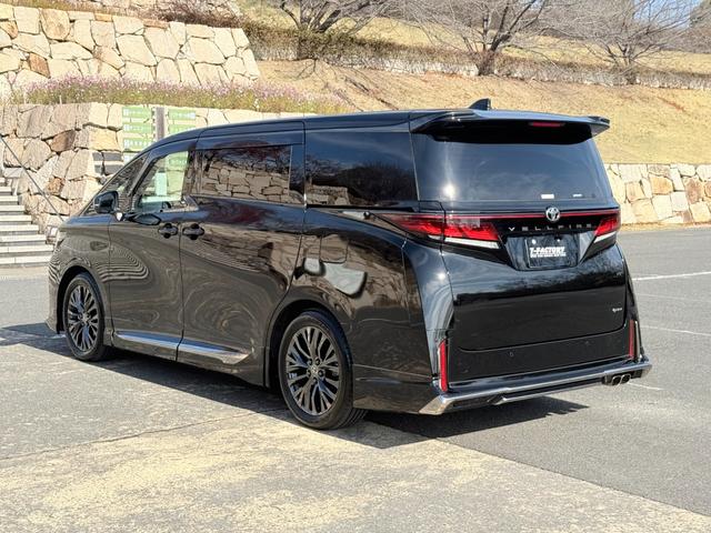 ヴェルファイアハイブリッド Z プレミア モデリスタフルエアロ/ALGOS D1セキュリティ取付済み/内装ブラック/13.2インチ有機EL後席モニター/ユニバーサルステップ/デジタルインナーミラー/ガラスポリマー施工済み/3Dフロアマット(22枚目)