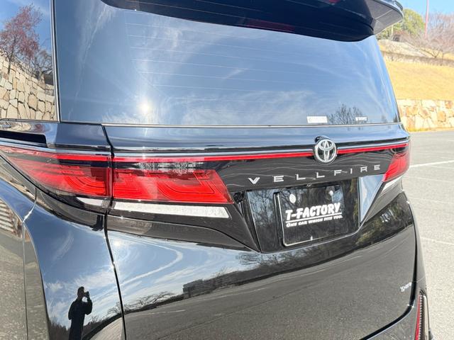 ヴェルファイアハイブリッド Z プレミア モデリスタフルエアロ/ALGOS D1セキュリティ取付済み/内装ブラック/13.2インチ有機EL後席モニター/ユニバーサルステップ/デジタルインナーミラー/ガラスポリマー施工済み/3Dフロアマット(23枚目)