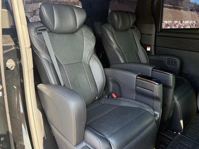 ヴェルファイアハイブリッド Z プレミア モデリスタフルエアロ/ALGOS D1セキュリティ取付済み/内装ブラック/13.2インチ有機EL後席モニター/ユニバーサルステップ/デジタルインナーミラー/ガラスポリマー施工済み/3Dフロアマット(54枚目)