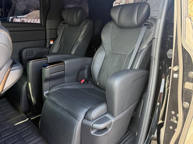 ヴェルファイアハイブリッド Z プレミア モデリスタフルエアロ/ALGOS D1セキュリティ取付済み/内装ブラック/13.2インチ有機EL後席モニター/ユニバーサルステップ/デジタルインナーミラー/ガラスポリマー施工済み/3Dフロアマット(58枚目)