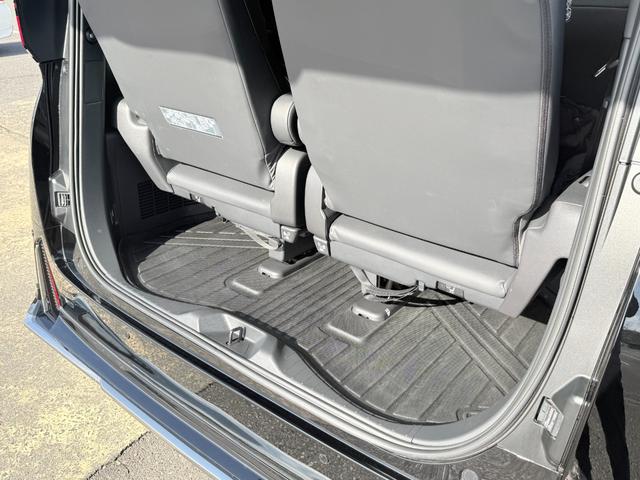 ヴェルファイアハイブリッド Z プレミア モデリスタフルエアロ/ALGOS D1セキュリティ取付済み/内装ブラック/13.2インチ有機EL後席モニター/ユニバーサルステップ/デジタルインナーミラー/ガラスポリマー施工済み/3Dフロアマット(64枚目)