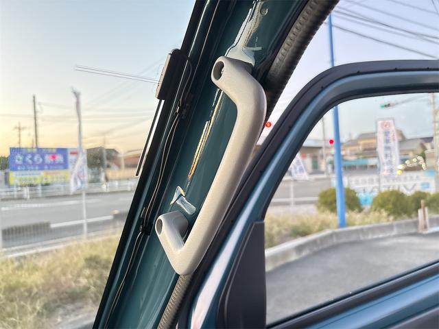 スーパーキャリイ Ｘリミテッド　４ＡＴ　４ＷＤ　純正７インチパナソニックナビ　ワンセグＴＶ　Ｂｌｕｅｔｏｏｔｈ接続　衝突被害軽減システム　リヤパーキングセンサー　キーレスエントリー　アイドリングストップ　電動格納ミラー　オートライト（63枚目）