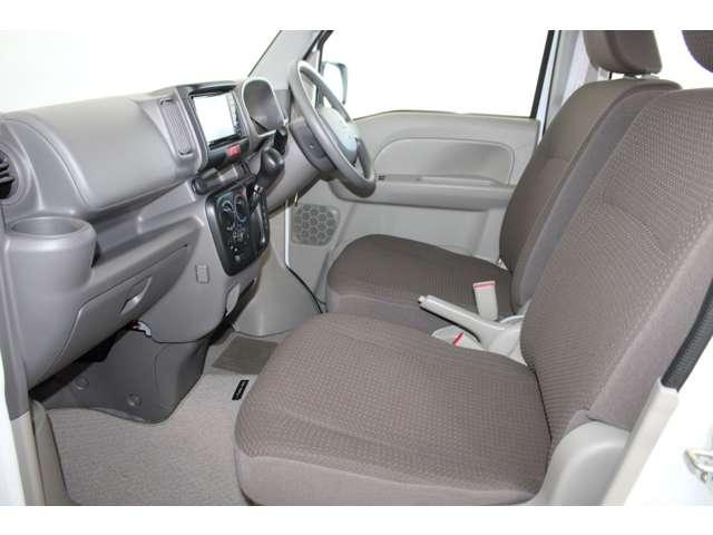 ミニキャブバン G メモリーナビ フルセグ ナビTV パワーウインド レーダーサポート 前後センサー キーレスキー ダブルエアバッグ マニュアルエアコン 両側スライドドア ESC ABS 運転席エアバッグ パワステ(4枚目)