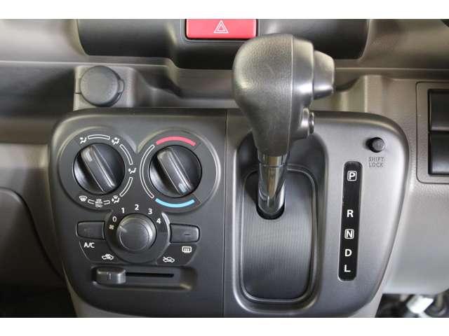 ミニキャブバン G メモリーナビ フルセグ ナビTV パワーウインド レーダーサポート 前後センサー キーレスキー ダブルエアバッグ マニュアルエアコン 両側スライドドア ESC ABS 運転席エアバッグ パワステ(9枚目)