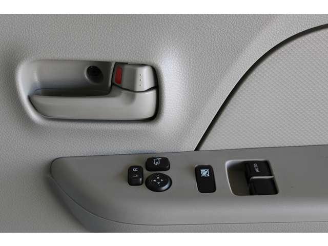 ミニキャブバン G メモリーナビ フルセグ ナビTV パワーウインド レーダーサポート 前後センサー キーレスキー ダブルエアバッグ マニュアルエアコン 両側スライドドア ESC ABS 運転席エアバッグ パワステ(12枚目)