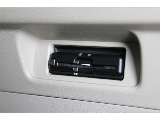 eKスペース G メモリーナビ バックカメラ ETC車載器 フルオートエアコン サイドカーテンエアバック LED コーナーセンサー フルセグTV シートヒーター ETC インテリキー アイドリングストップ 盗難防止装置(9枚目)