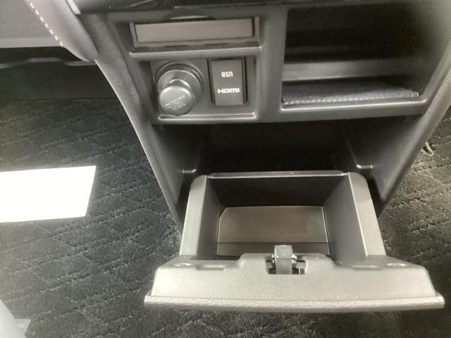 デリカD:5 シャモニー カスタム仕様 アイドリングS アクティブクルーズコントロール イモビ 衝突被害軽減装置 Bモニター サイドカメラ 助手席エアバッグ 地デジTV 電動リアゲート 4WD シートH パワーシート ABS(2枚目)