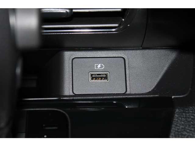 eKワゴン G オーディオレス バックカメラ 衝突軽減ブレーキ 前席シートヒーター クリアランスソナー スマートキー アイドリングストップ ベンチシート バックカメラ オートエアコン 盗難警報装置 パワーステアリング(12枚目)