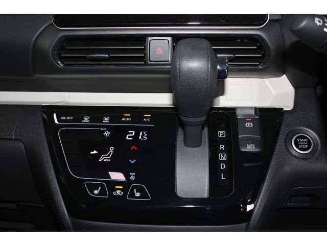 デリカミニ G プレミアム カスタム仕様 メモリーナビ 全周囲カメラ LED Aクルコン シートヒーター ベンチシート エアコン コーナーセンサー パワステ アルミホイール キーレスエントリー エアバッグ スマートキー ABS(10枚目)