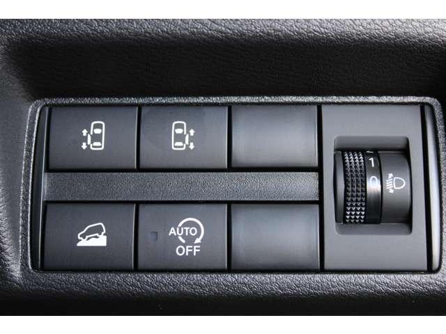 デリカミニ G プレミアム カスタム仕様 メモリーナビ 全周囲カメラ LED Aクルコン シートヒーター ベンチシート エアコン コーナーセンサー パワステ アルミホイール キーレスエントリー エアバッグ スマートキー ABS(12枚目)