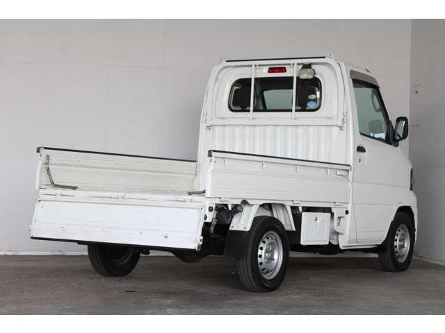 便利な三方開はお荷物の積み降ろしがとってもラクです