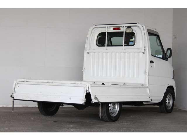 便利な三方開はお荷物の積み降ろしがとってもラクです