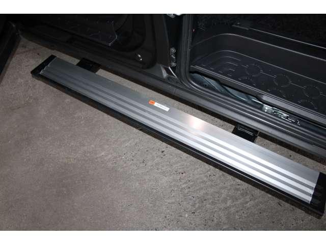 デリカＤ：５ シャモニー　カスタム仕様　メモリーナビ　全周囲カメラ　アイドリングＳ　アクティブクルーズコントロール　イモビ　衝突被害軽減装置　Ｂモニター　サイドカメラ　助手席エアバッグ　地デジＴＶ　電動リアゲート　４ＷＤ（16枚目）