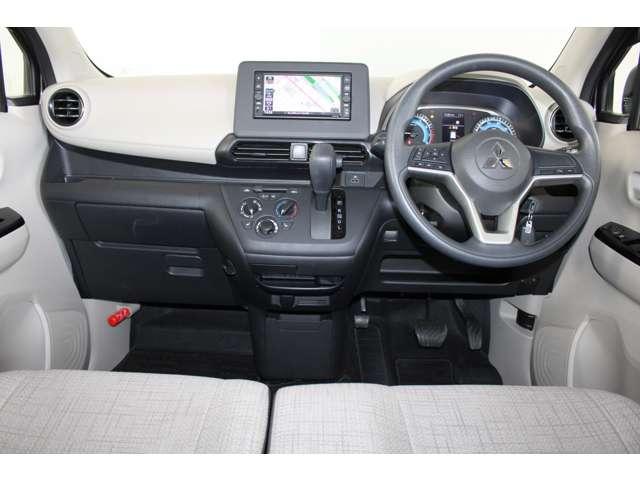 ｅＫワゴン Ｍ　メモリーナビ　踏み間違い防止アシスト　イモビライザー　ナビＴＶ　パワーウィンドウ　フルセグ　Ｐセンサー　マニュアルエアコン　キーレスエントリー　前席シートヒーター　ＡＳＣ　エアバック　パワステ　ＡＢＳ（3枚目）