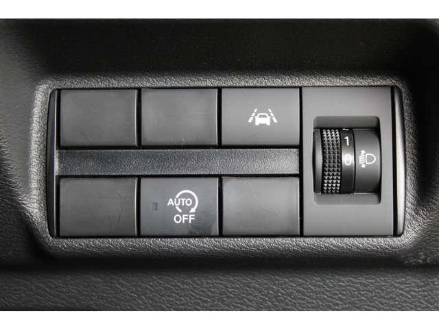 ｅＫワゴン Ｍ　メモリーナビ　踏み間違い防止アシスト　イモビライザー　ナビＴＶ　パワーウィンドウ　フルセグ　Ｐセンサー　マニュアルエアコン　キーレスエントリー　前席シートヒーター　ＡＳＣ　エアバック　パワステ　ＡＢＳ（10枚目）