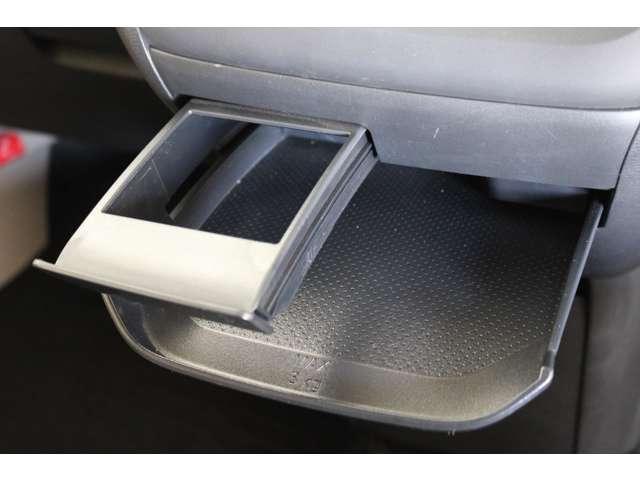 ｅＫワゴン Ｍ　メモリーナビ　踏み間違い防止アシスト　イモビライザー　ナビＴＶ　パワーウィンドウ　フルセグ　Ｐセンサー　マニュアルエアコン　キーレスエントリー　前席シートヒーター　ＡＳＣ　エアバック　パワステ　ＡＢＳ（11枚目）