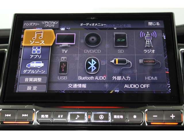 １１インチの大画面ナビです。見やすくて操作もしやすいので、初めて行く所でも安心です