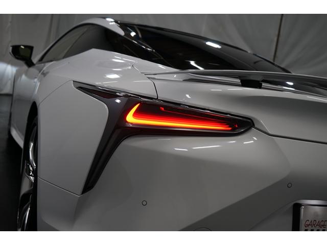 ＬＣ５００　Ｓパッケージ　マークレビンソン　１０．３型ＴＶナビ　Ｂカメラ　禁煙車　可動式リアウィング　カーボンルーフ　プリクラッシュ　レーダークルーズ　２１ＡＷ　ハーフ茶革　フルセグ　ＤＶＤ　Ｂｌｕｅｔｏｏｔｈ　スマートキーＵ(23枚目)