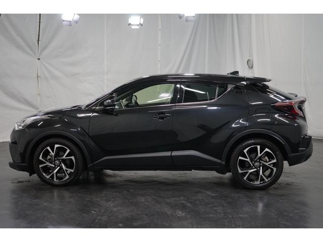 Ｃ－ＨＲ Ｇ　ハイブリッド　黒革　９型ＴＶナビ　バックカメラ　プリクラッシュ　禁煙車　レーダークルーズ　クリアランスソナー　純正１８ＡＷ　スマートキー　ＥＴＣ　フルセグ　ＣＤ　ＤＶＤ　Ｂｌｕｅｔｏｏｔｈ　シーケンシャルウィンカー（15枚目）