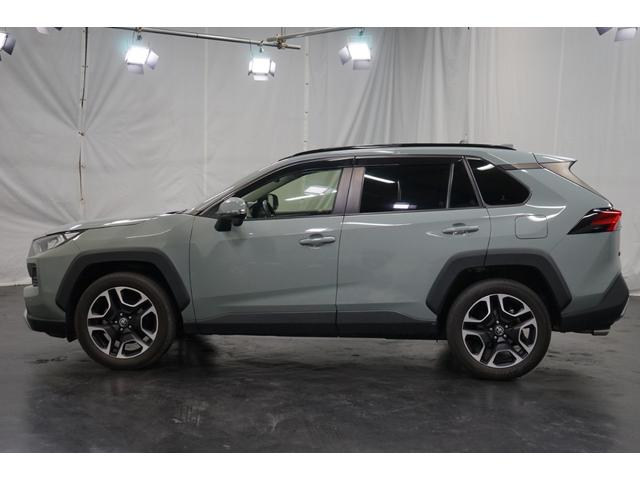 ＲＡＶ４ アドベンチャー　ブラックレザー　９型ＴＶナビ　バックカメラ　禁煙　４ＷＤ　ルーフレール　プリクラッシュ　レーダークルーズ　１９ＡＷ　スマートキー　フルセグ　ＤＶＤ　Ｂｌｕｅｔｏｏｔｈ　パワーシート　クリアランスソナー（15枚目）