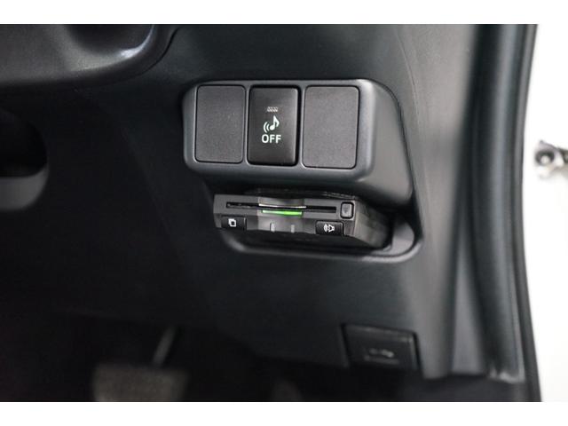 アクア G ハイブリッド 禁煙車 スマートキ 純正ナビTV バックカメラ オートライト CD/DVD Bluetooth接続 フルセグ LEDヘッドランプ 15AW ETC Pスタート アイドリングストップ ヘッドウォッシャー(6枚目)