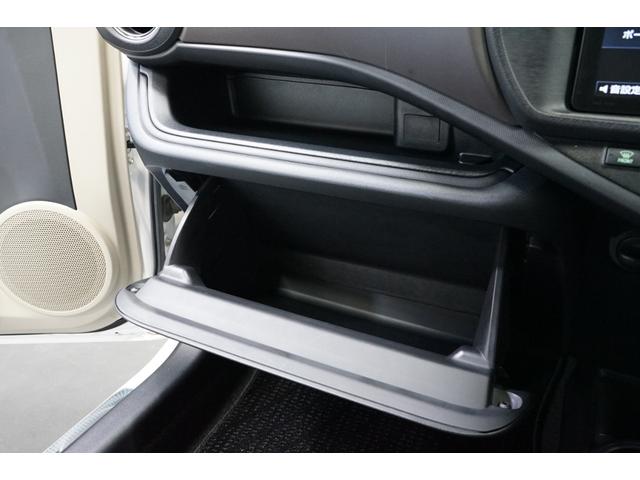 アクア G ハイブリッド 禁煙車 スマートキ 純正ナビTV バックカメラ オートライト CD/DVD Bluetooth接続 フルセグ LEDヘッドランプ 15AW ETC Pスタート アイドリングストップ ヘッドウォッシャー(40枚目)