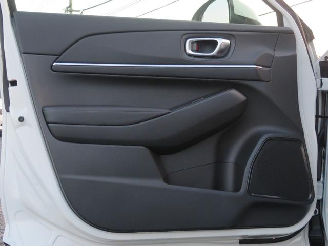 ヴェゼル e:HEV Z ハイブリッド 後期型 登録済未使用車 禁煙車 9型TVナビ バックカメラ ホンダセンシング ETC 衝突軽減ブレーキ CMBS BSM レーダークルーズ ハーフ革 フルセグ Bluetooth接続 パワーバックドア(58枚目)