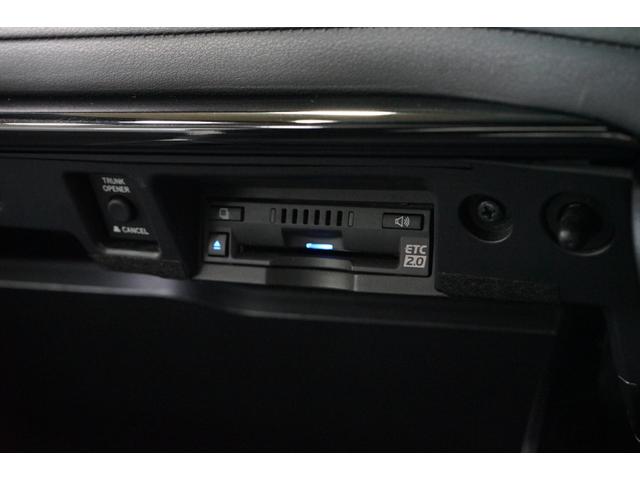 クラウンハイブリッド ＲＳアドバンス　サンルーフ　黒革　ローダウン　８型ナビＴＶ　バックカメラ　ＥＴＣ　フルセグ　衝突軽減　レーダークルーズ　ＤＶＤ　Ｂｌｕｅｔｏｏｔｈ　流星ウィンカー　パワーシート　ＨＵＤ　シートエアコン　プリクラッシュ（40枚目）