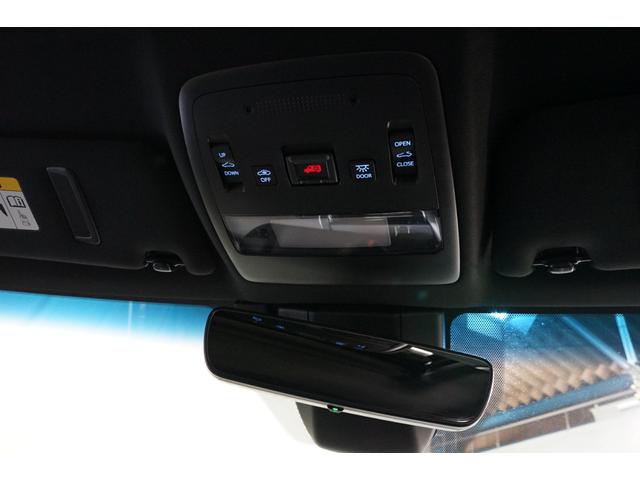 クラウンハイブリッド ＲＳアドバンス　サンルーフ　黒革　ローダウン　８型ナビＴＶ　バックカメラ　ＥＴＣ　フルセグ　衝突軽減　レーダークルーズ　ＤＶＤ　Ｂｌｕｅｔｏｏｔｈ　流星ウィンカー　パワーシート　ＨＵＤ　シートエアコン　プリクラッシュ（41枚目）