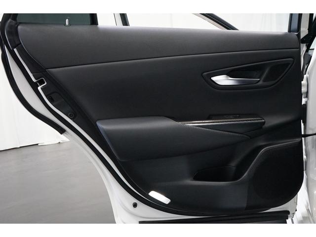 クラウンハイブリッド ＲＳアドバンス　サンルーフ　黒革　ローダウン　８型ナビＴＶ　バックカメラ　ＥＴＣ　フルセグ　衝突軽減　レーダークルーズ　ＤＶＤ　Ｂｌｕｅｔｏｏｔｈ　流星ウィンカー　パワーシート　ＨＵＤ　シートエアコン　プリクラッシュ（60枚目）