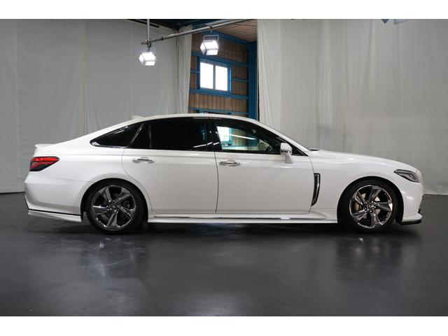 クラウンハイブリッド ＲＳアドバンス　サンルーフ　黒革　ローダウン　８型ナビＴＶ　バックカメラ　ＥＴＣ　フルセグ　衝突軽減　レーダークルーズ　ＤＶＤ　Ｂｌｕｅｔｏｏｔｈ　流星ウィンカー　パワーシート　ＨＵＤ　シートエアコン　プリクラッシュ（65枚目）