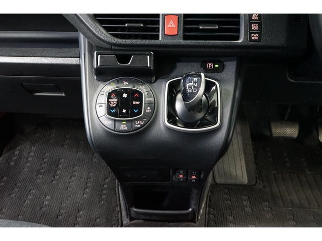 ヴォクシー ハイブリッドV 両側電動スライド モデリスタフルエアロ 9型TVナビ 7人乗り バックカメラ 11型後席モニター オートクルーズ 3列シート ETC スマートキー シートヒーター DVD再生 Bluetooth接続U(11枚目)