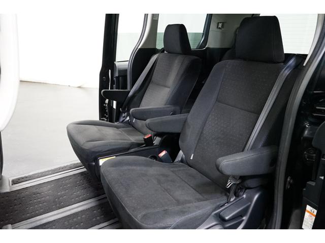 ヴォクシー ハイブリッドV 両側電動スライド モデリスタフルエアロ 9型TVナビ 7人乗り バックカメラ 11型後席モニター オートクルーズ 3列シート ETC スマートキー シートヒーター DVD再生 Bluetooth接続U(16枚目)